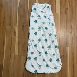KYTE BABY White Baby Sleep Sack with Green Cactus Print 12-18 months 1.0 tog